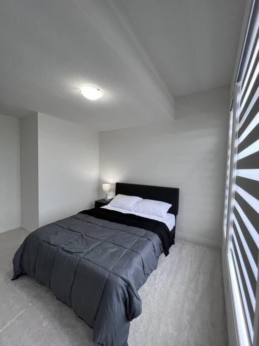 Brand New 4 Bedroom Villa By Hamilton Airport! Exterior foto